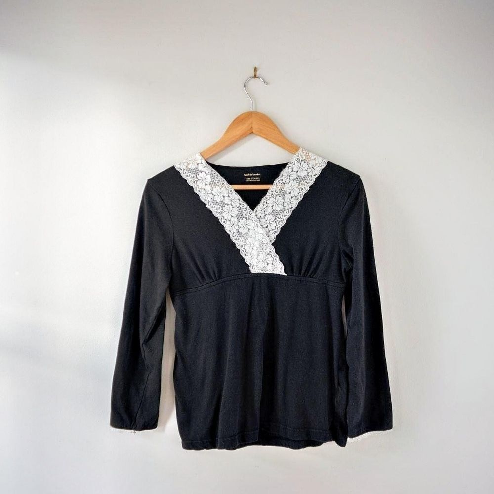 Bobbie Brooks V Neck Black Top White Lace Detail Whimsigoth Y2K Preppy 2000s
